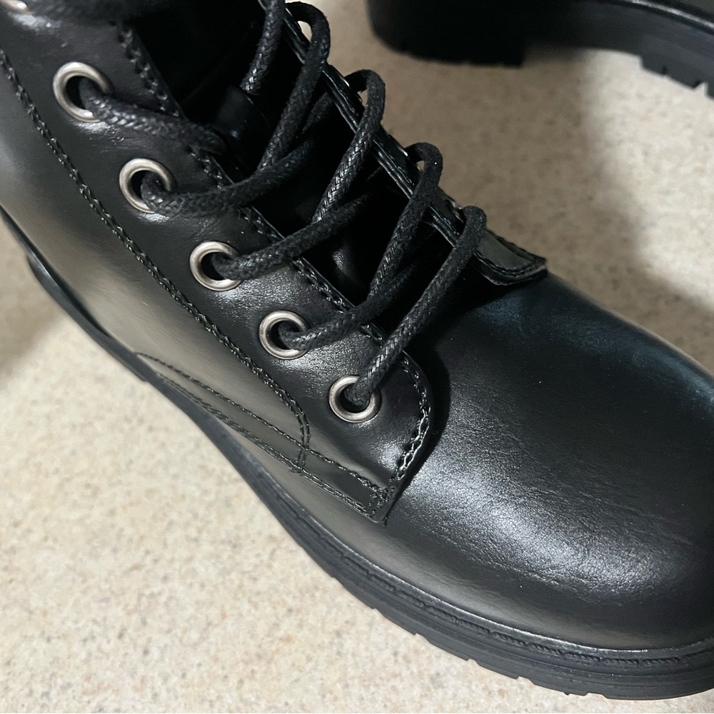 Boot size 6.5 for women